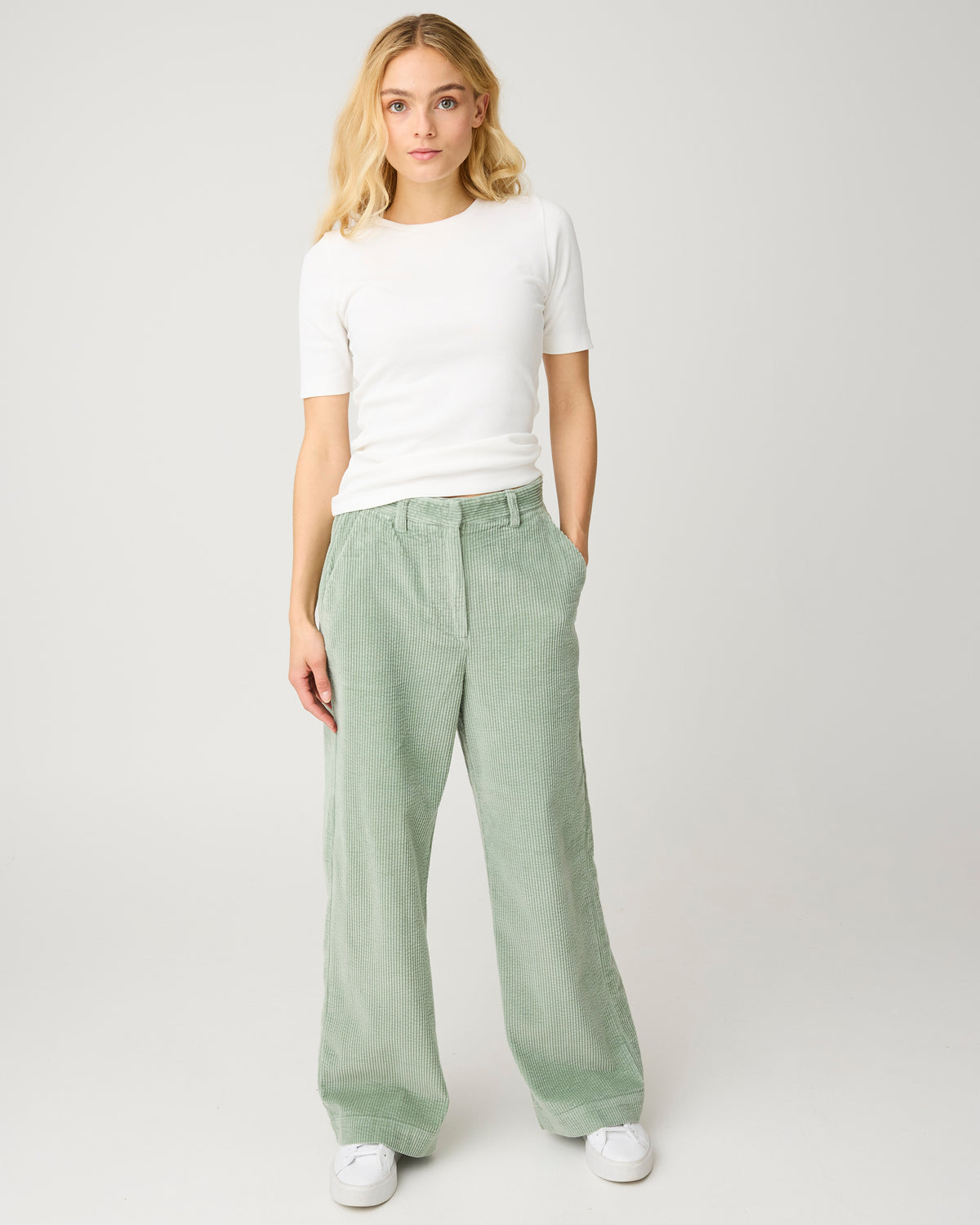 Bora wide corduroy pants - Lily Pad