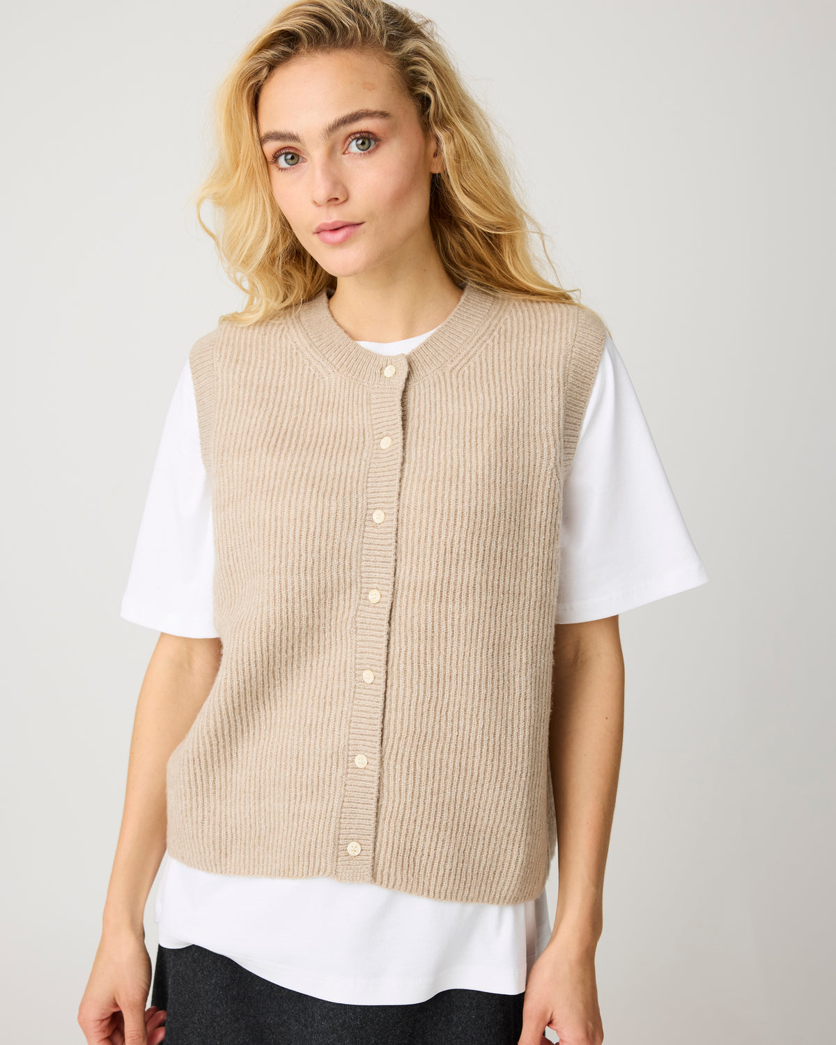 Soufflé yarn vest - Light feather gray