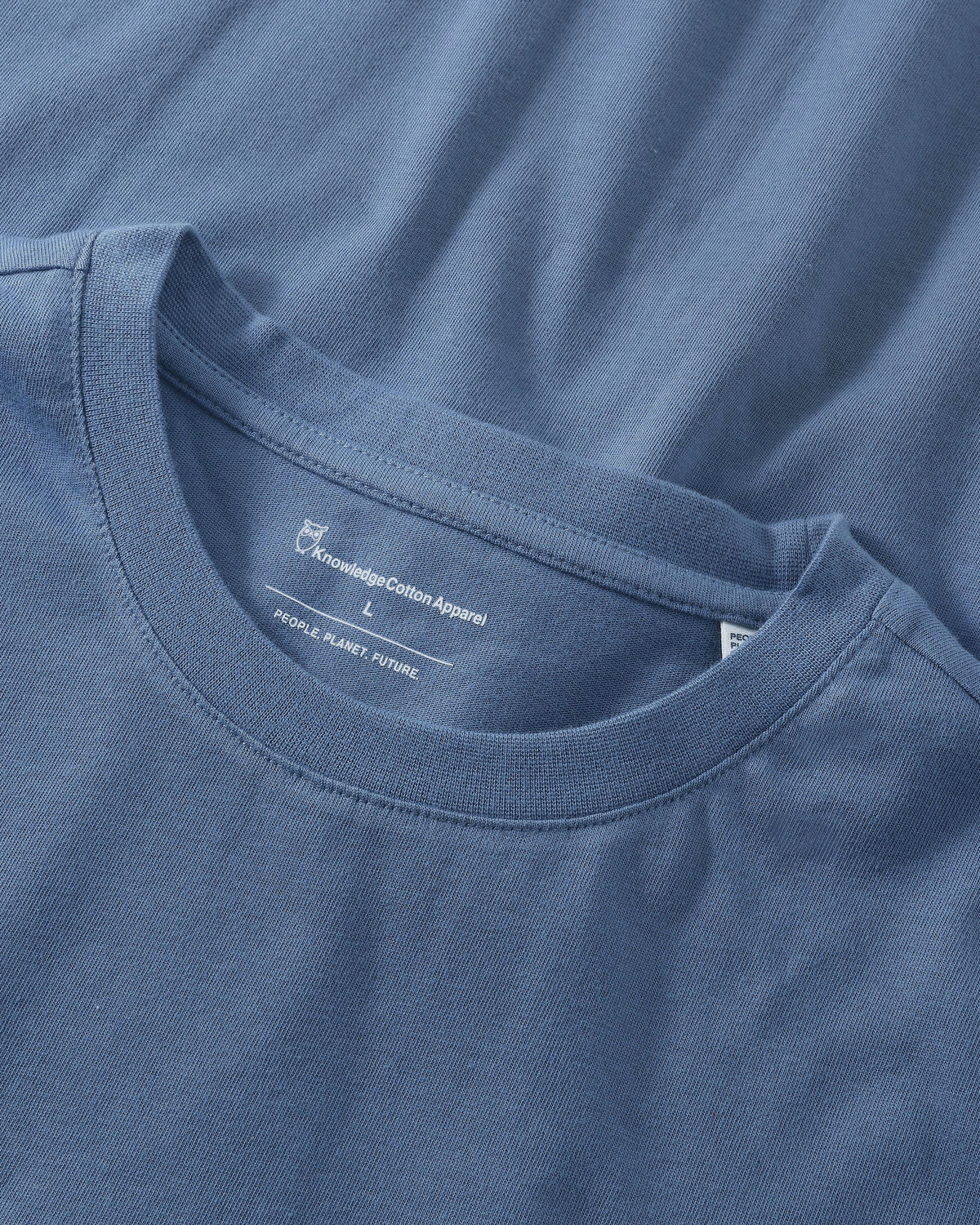 KnowledgeCotton Apparel - MEN Back print t-shirt T-shirts 1226 Vintage Indigo