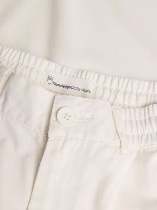 KnowledgeCotton Apparel - WMN CHLOE barrel mid-rise twill chino - GOTS/Vegan Pants 1387 Egret