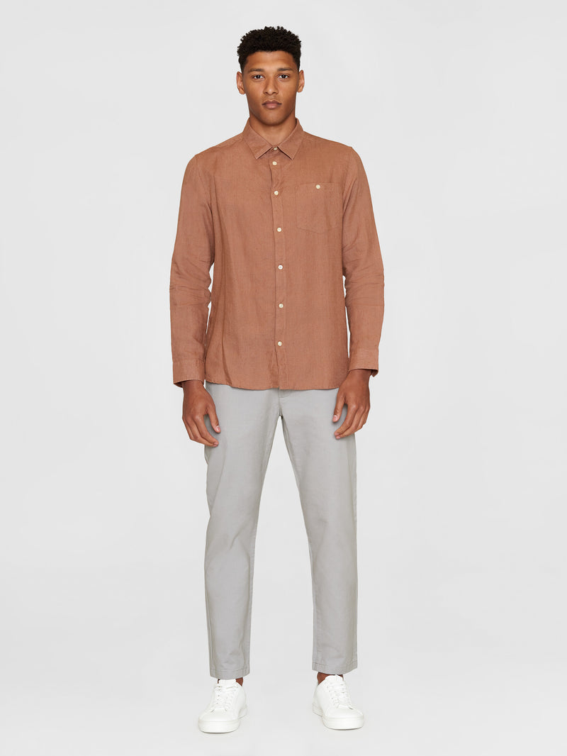 KnowledgeCotton Apparel - MEN Custom fit linen shirt Shirts 1437 Chocolate Malt