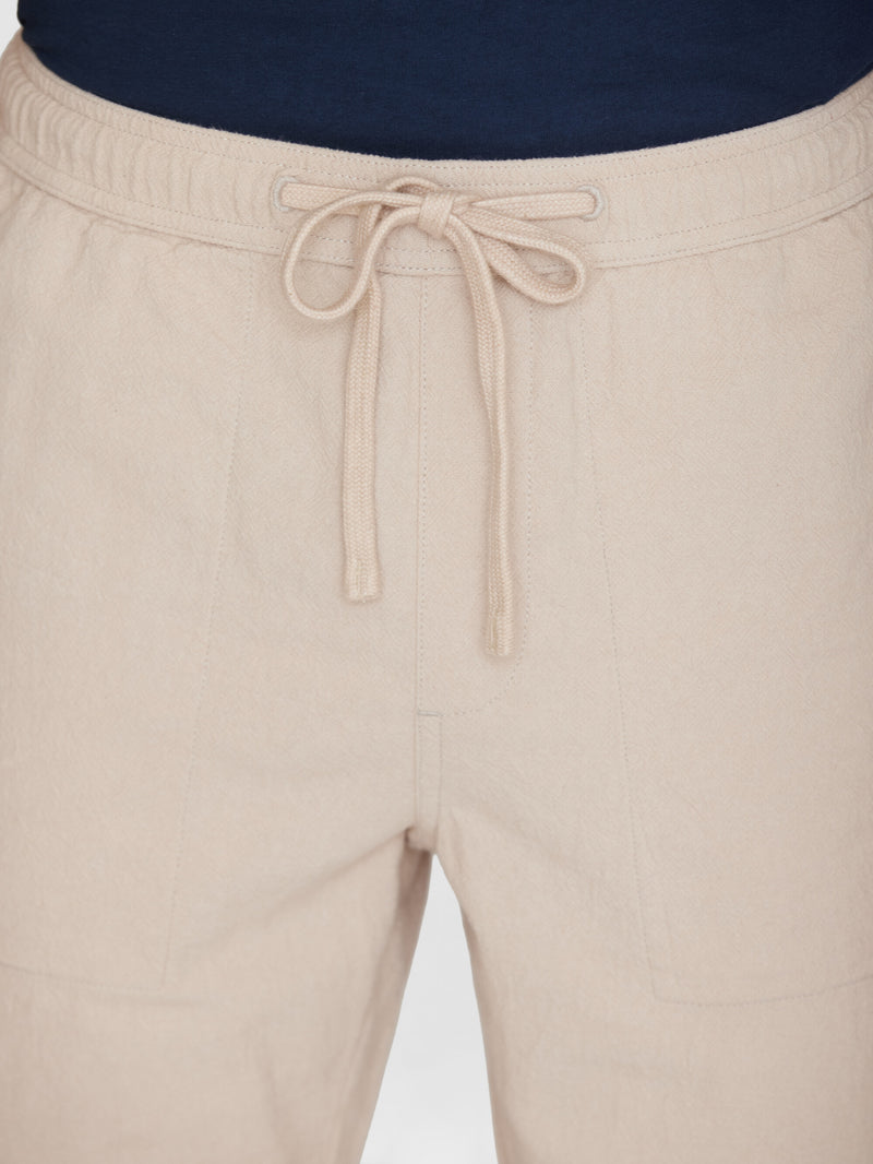 KnowledgeCotton Apparel - MEN FIG loose crushed cotton shorts - GOTS/Vegan Shorts 1228 Light feather gray