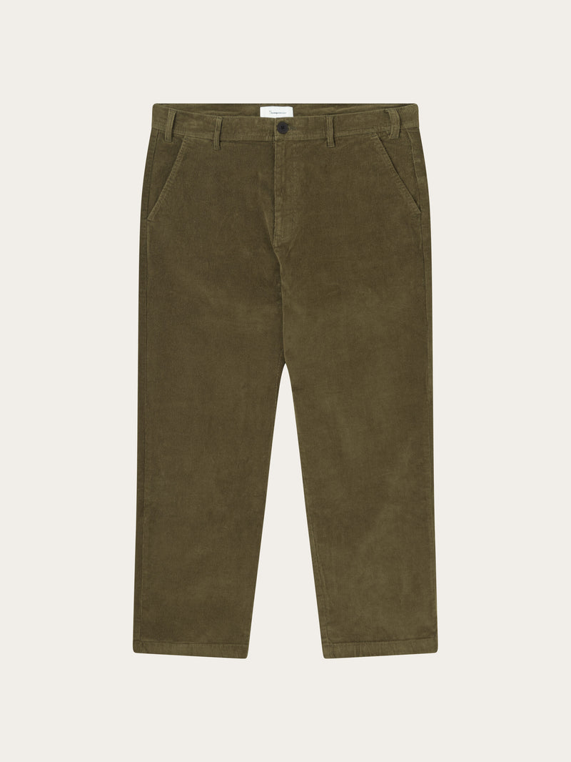 KnowledgeCotton Apparel - MEN FLINT wide corduroy chino pants Pants 1100 Dark Olive
