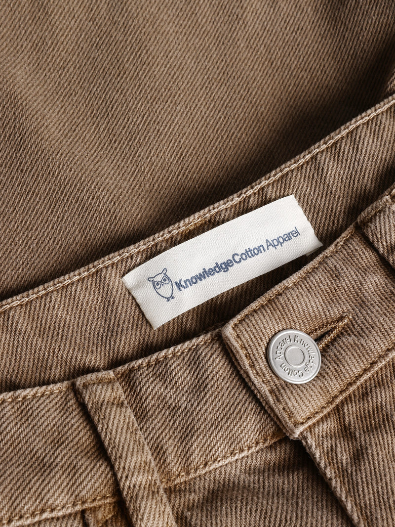 KnowledgeCotton Apparel - WMN GALE straight mid-rise twill 5-pocket shorts - GOTS/Vegan Shorts 1441 Tiramisu