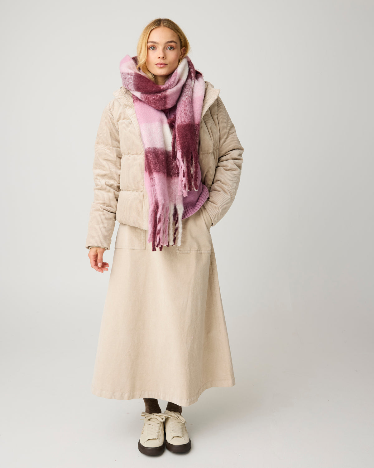 KnowledgeCotton Apparel - UNI Recycled fringe scarf Scarfs 7011 Red check