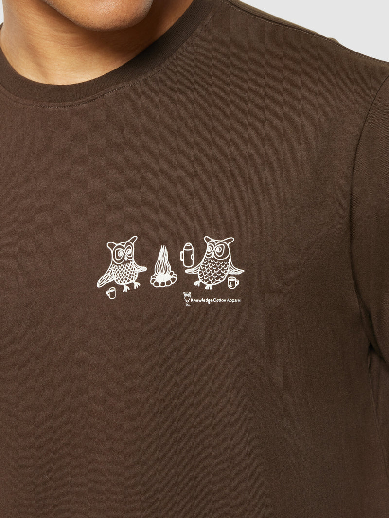 KnowledgeCotton Apparel - MEN Regular fit owl trip chest print t-shirt - Regenerative Organic Certified® - GOTS/Vegan T-shirts 1243 Demitasse (brown)