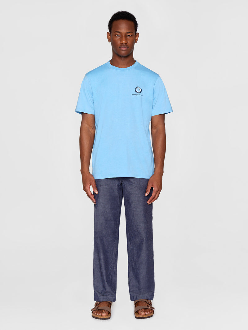 KnowledgeCotton Apparel - MEN Regular fit single jersey wave chest t-shirt - GOTS/Vegan T-shirts 1457 Dusk Blue