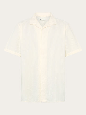 KnowledgeCotton Apparel - MEN Relaxed seersucker short sleeve shirt Shirts 1387 Egret