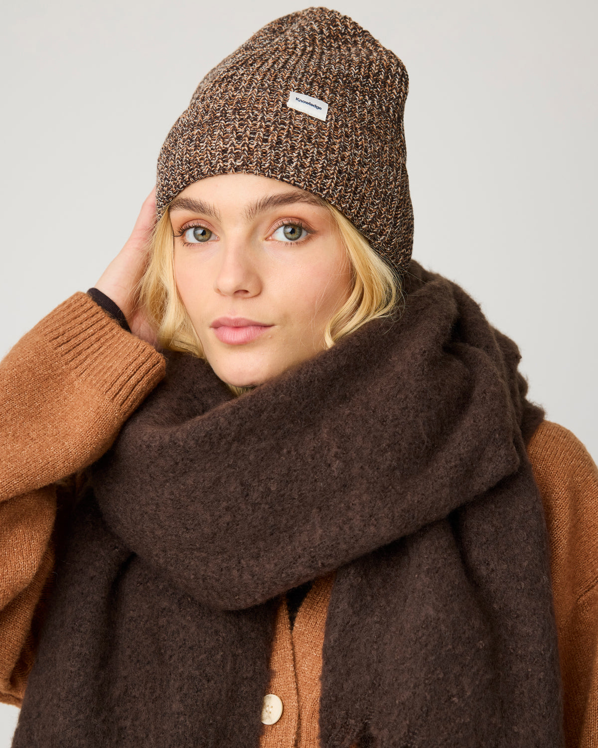 KnowledgeCotton Apparel - UNI Twisted yarn beanie Hats 1487 Chocolate Torte
