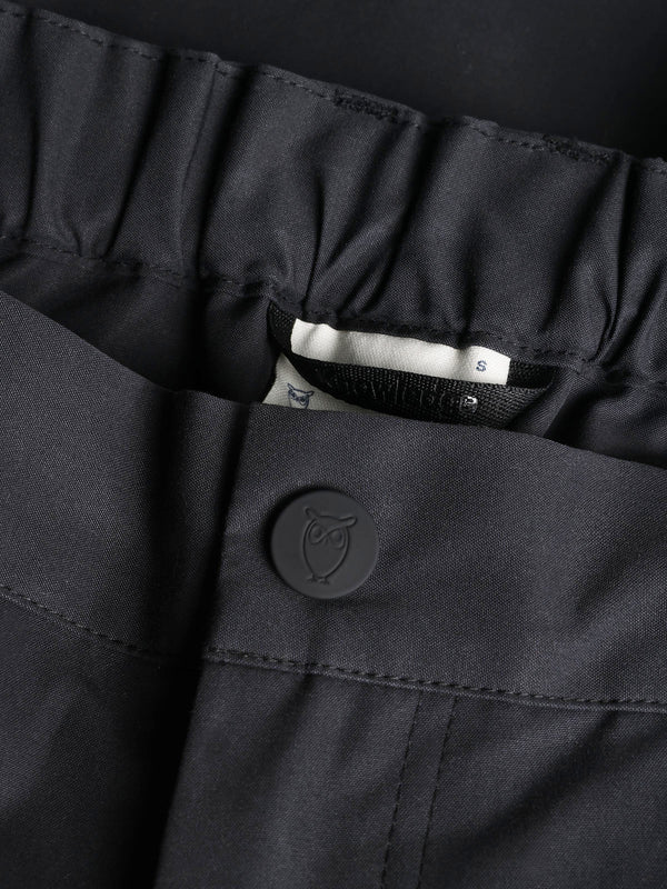 KnowledgeCotton Apparel - WMN Vent Canvas 200 classic shorts - GOTS/vegan Shorts 1300 Black Jet