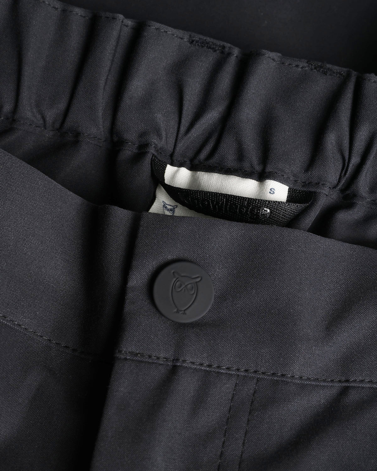 KnowledgeCotton Apparel - WMN Vent canvas 200 shorts Shorts 1300 Black Jet