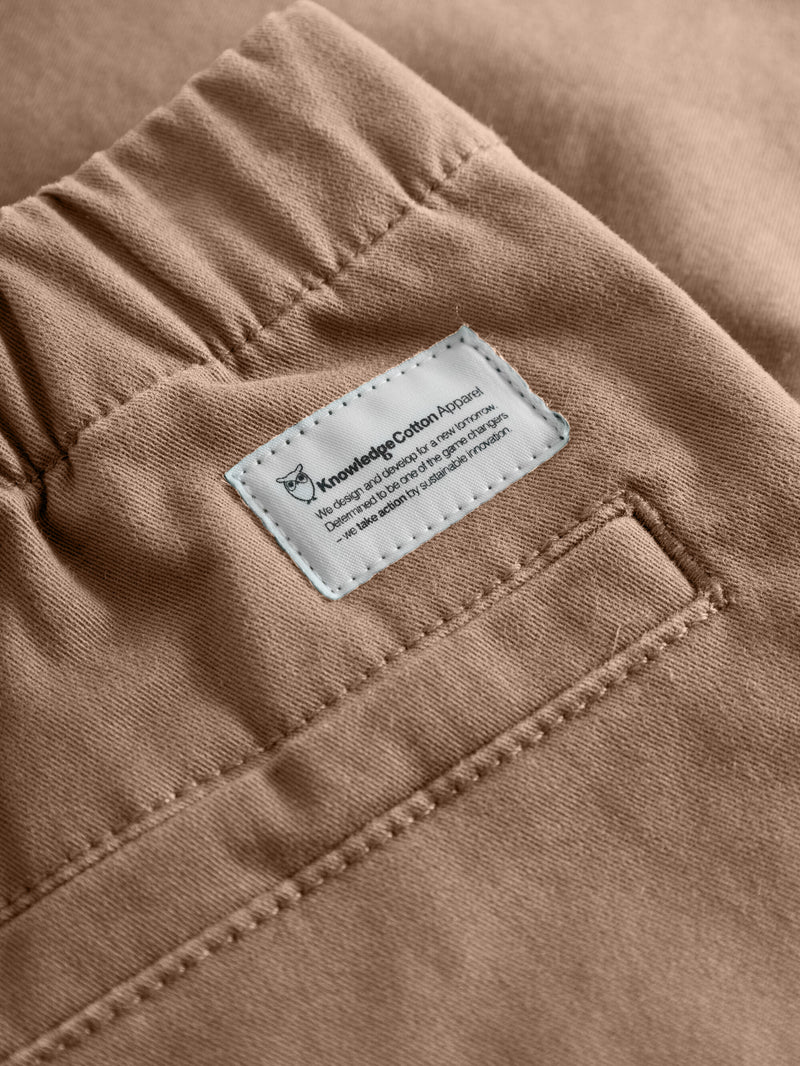 KnowledgeCotton Apparel - YOUNG Baggy twill pant belt details Pants 1019 Tuffet