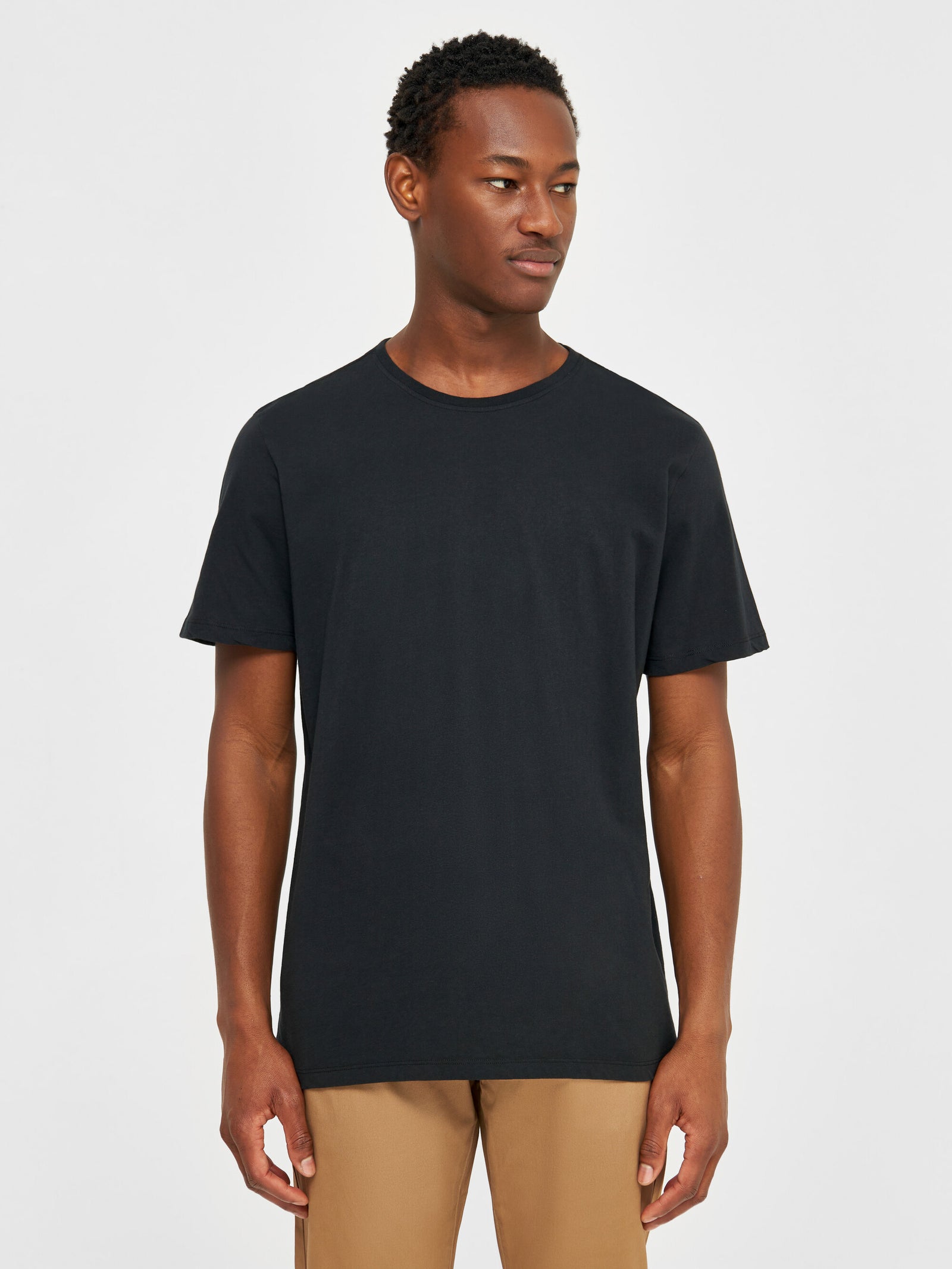 Tee black hot sale